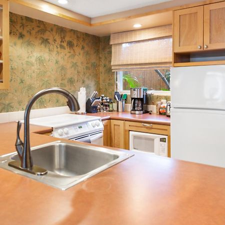 Lotus Suite, 1 Bedroom, Sleeps 4, Pool & Bbq, Pre-Renovation Summer Sale Кихеи Екстериор снимка