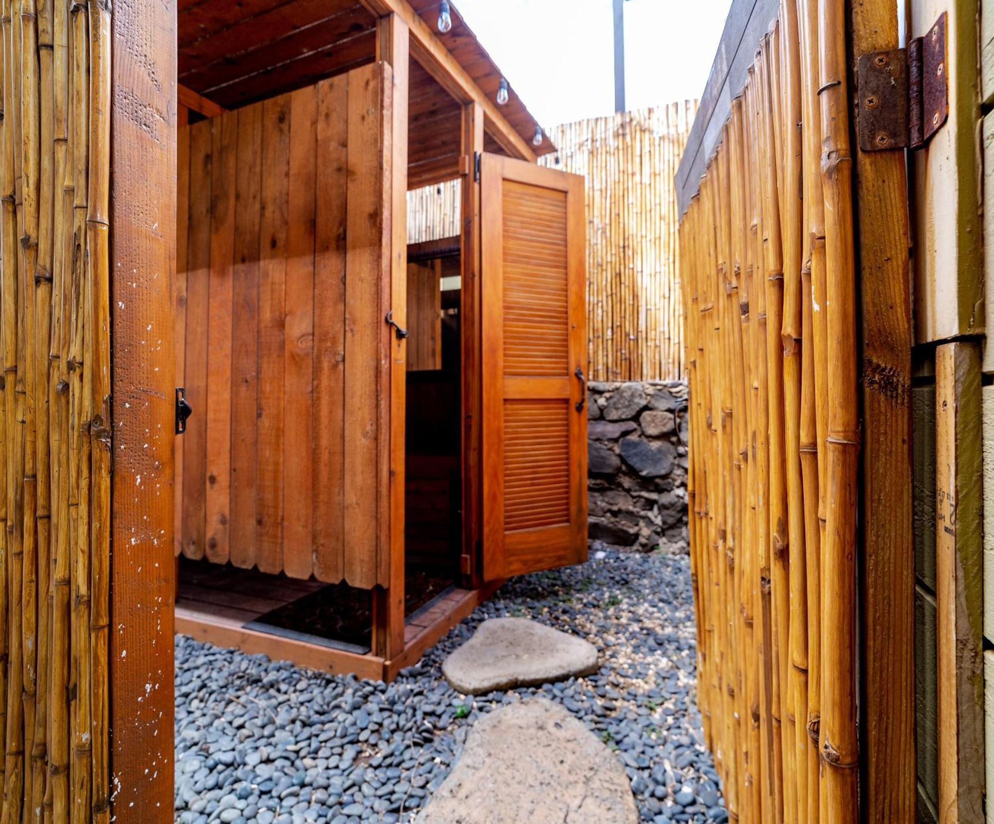 Lotus Suite, 1 Bedroom, Sleeps 4, Pool & Bbq, Pre-Renovation Summer Sale Кихеи Екстериор снимка