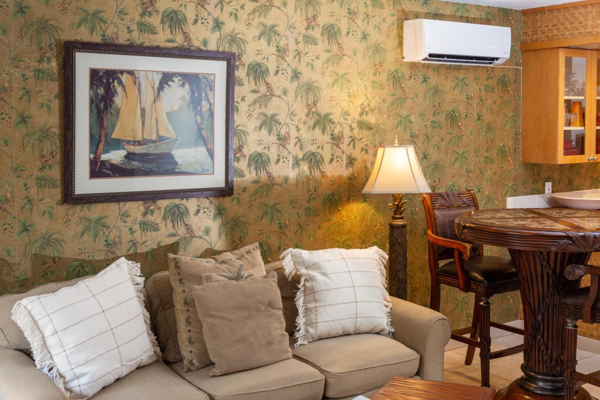 Lotus Suite, 1 Bedroom, Sleeps 4, Pool & Bbq, Pre-Renovation Summer Sale Кихеи Екстериор снимка
